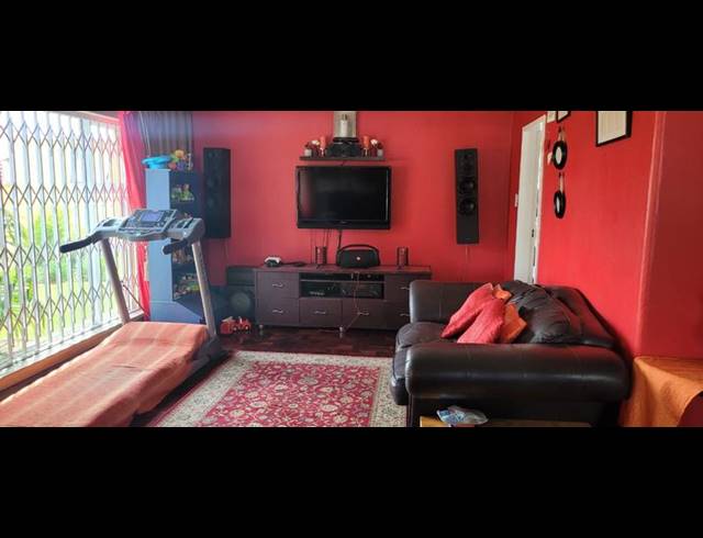 4 BEDROOM HOUSE FOR SALE IN NEW REDRUTH